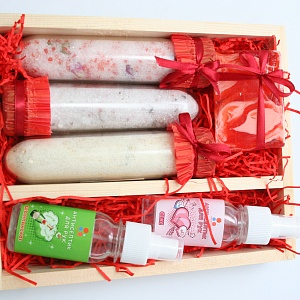 Три соли для ванны и антисептики в подарочной упаковке